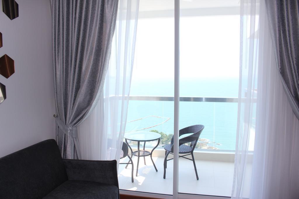 The Palm Wongamat Beach Pattaya Exterior photo