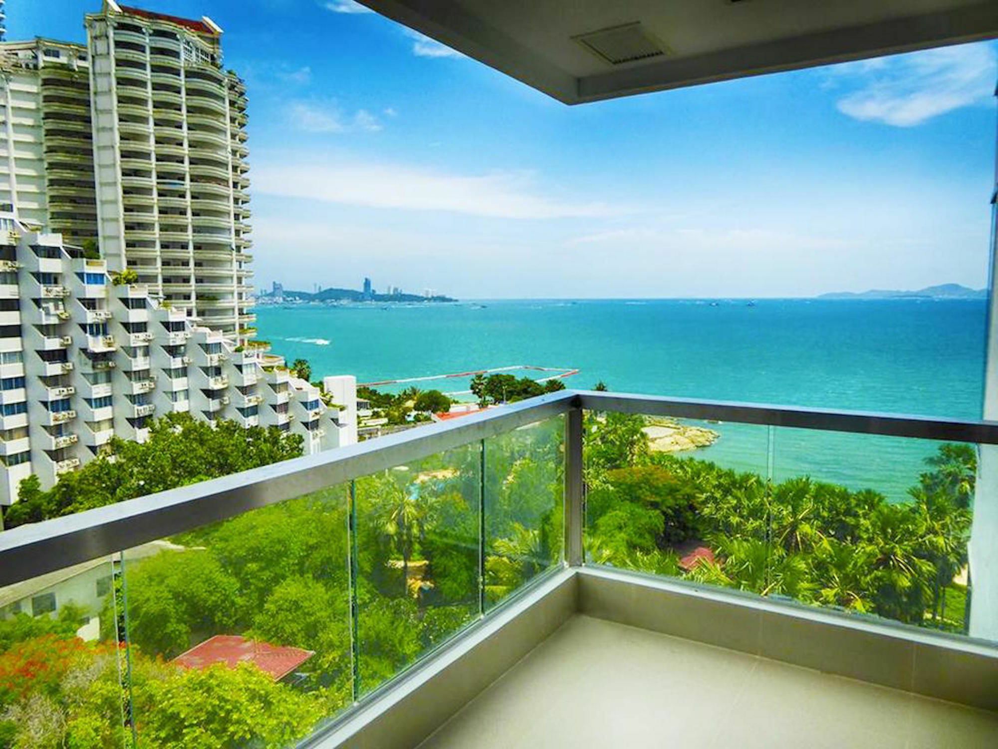 The Palm Wongamat Beach Pattaya Exterior photo