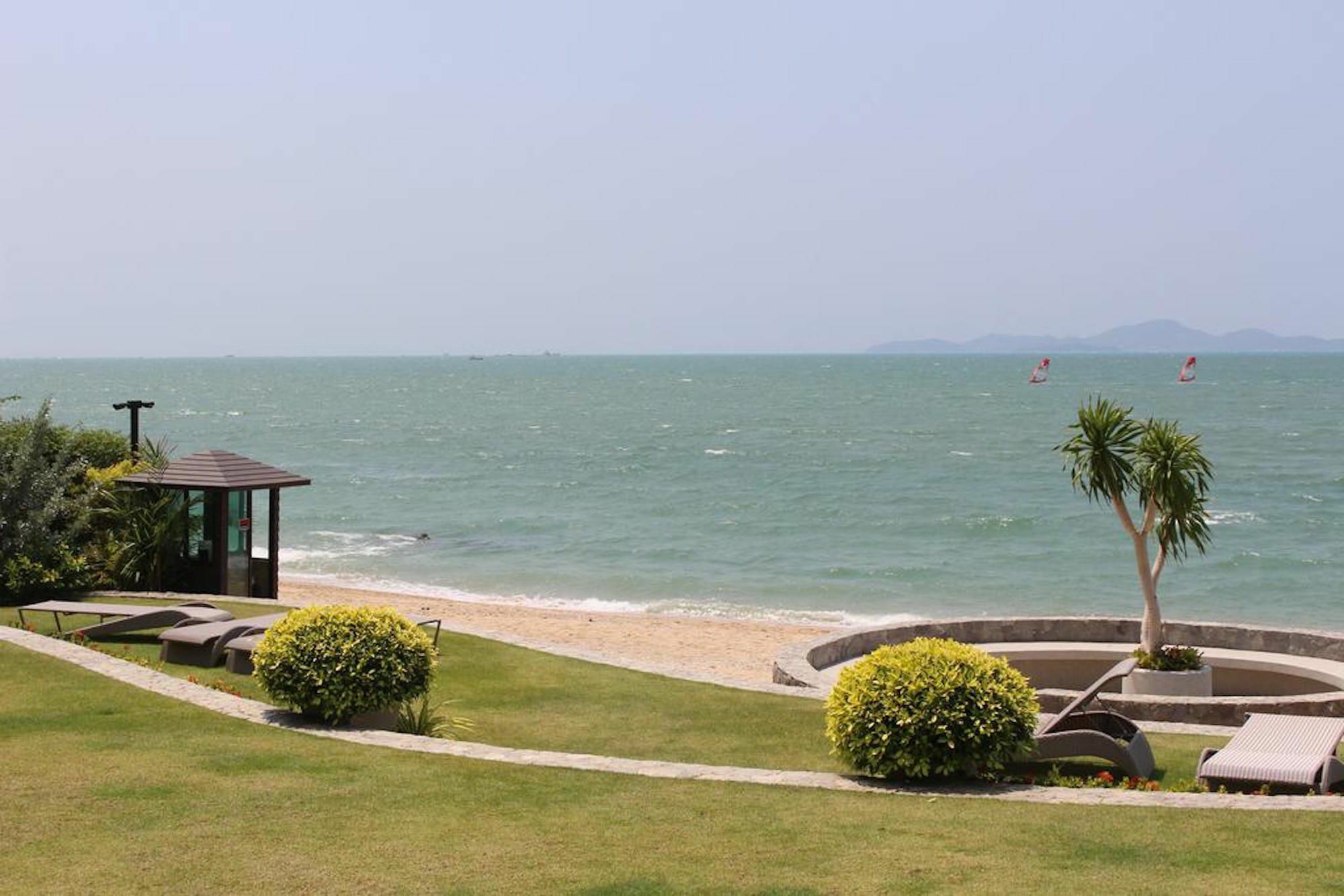 The Palm Wongamat Beach Pattaya Exterior photo