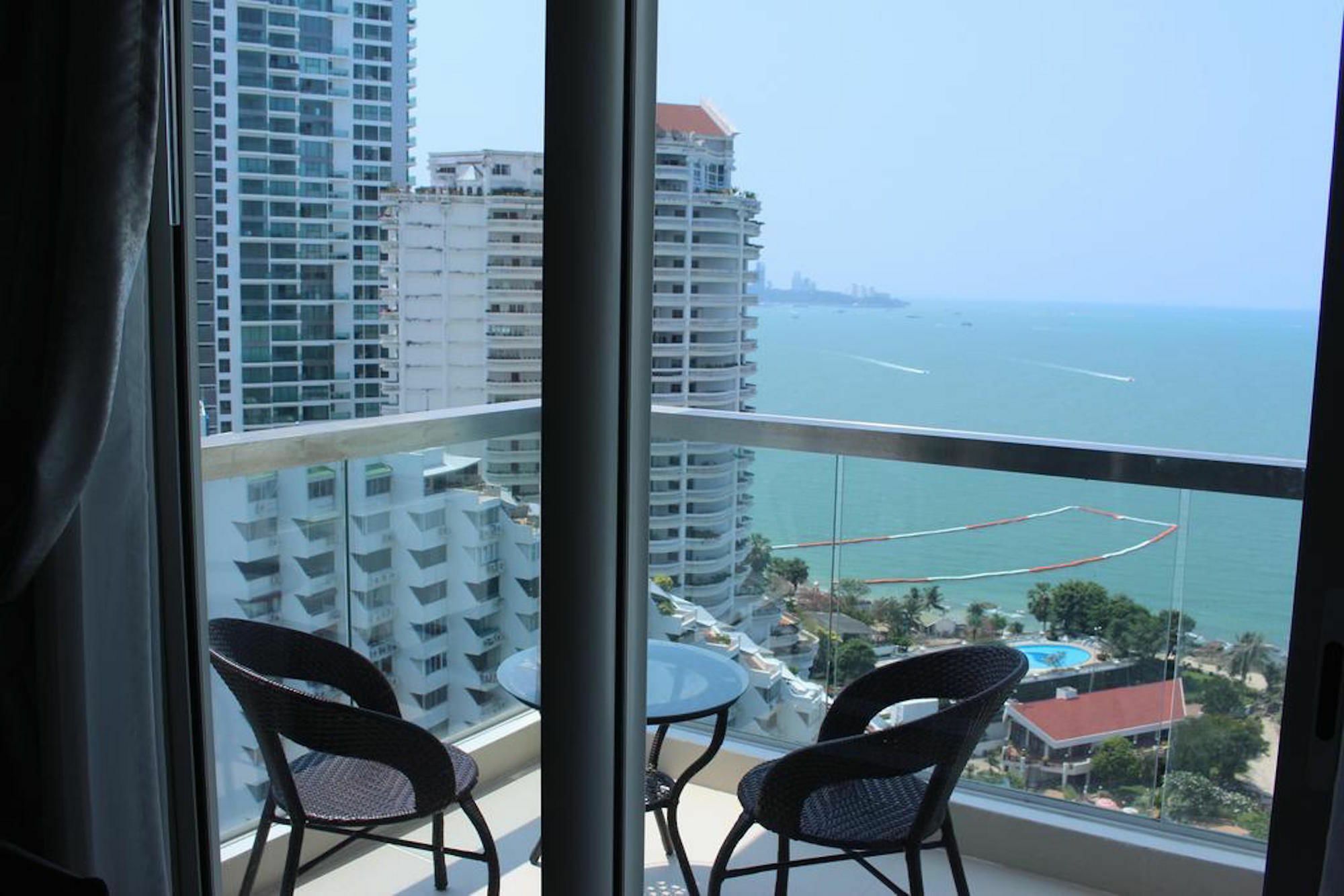 The Palm Wongamat Beach Pattaya Exterior photo