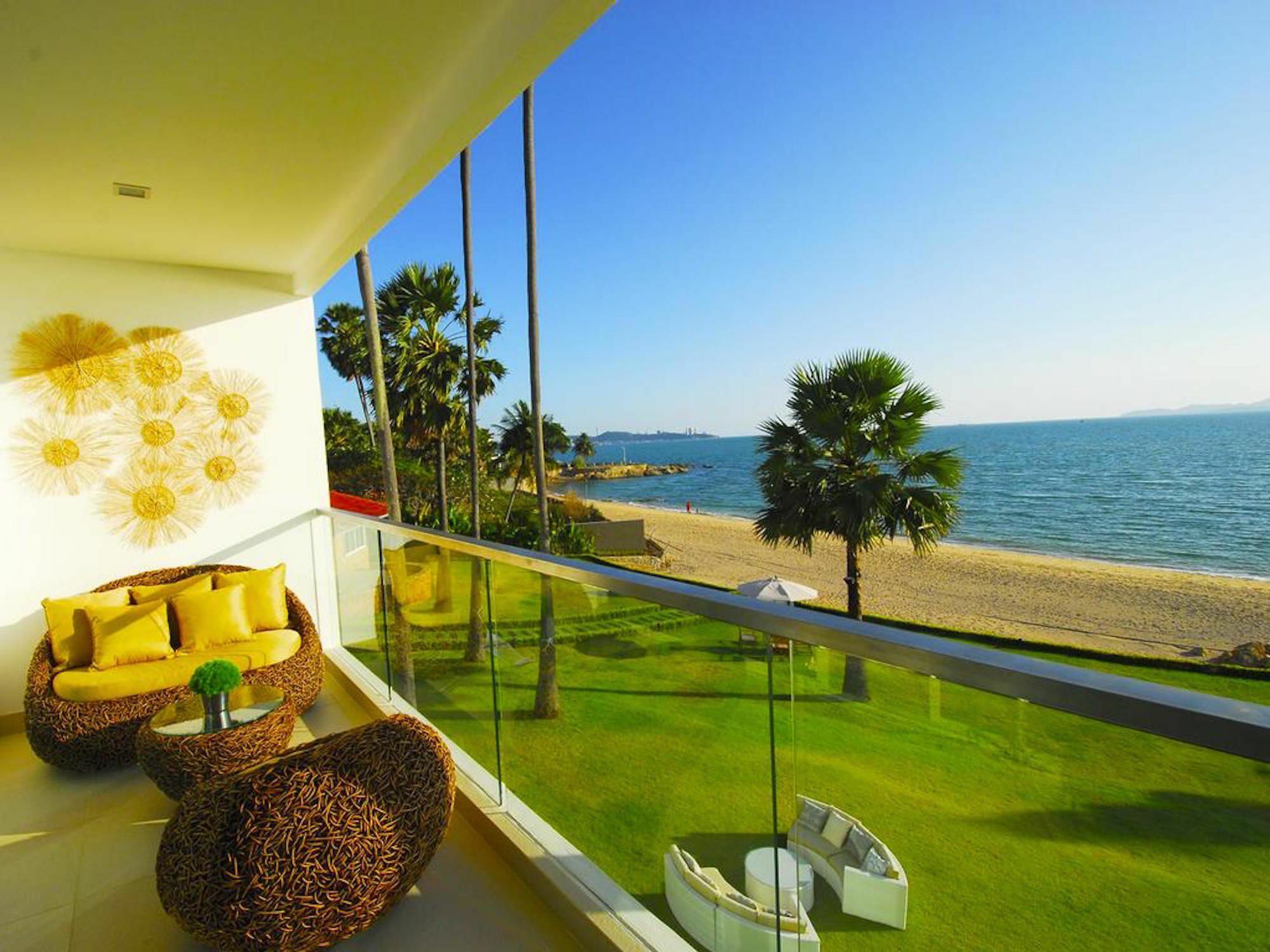 The Palm Wongamat Beach Pattaya Exterior photo